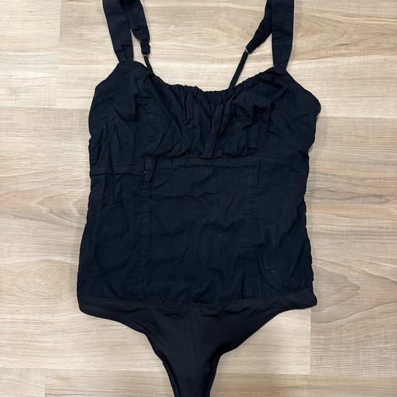 A&F Ruched Cami Bodysuit - Picture 3 of 3